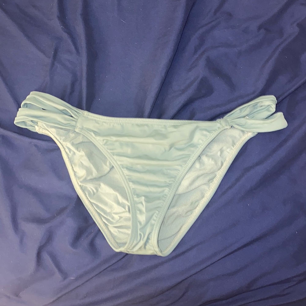 O’Neill bathing suit bottoms! Great condition